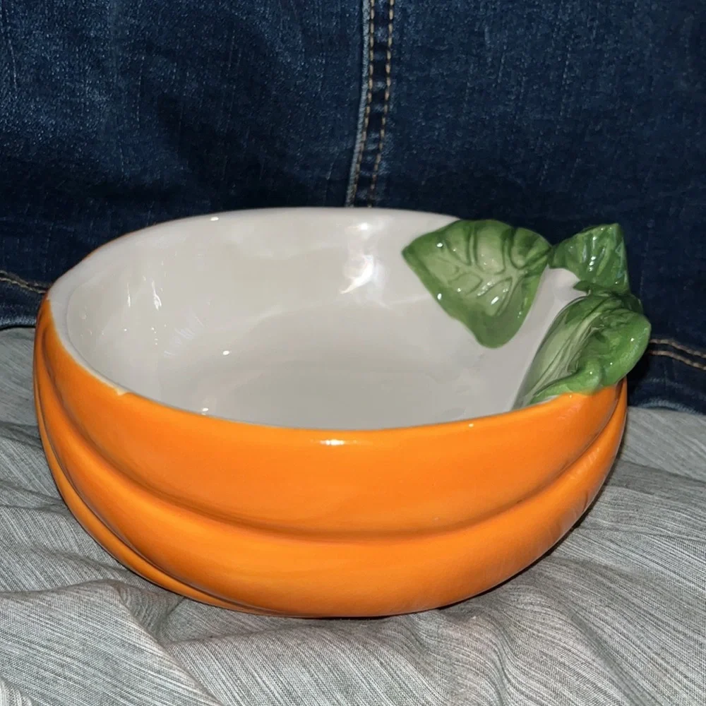 Papel Freelance CS ceramic pumpkin dish